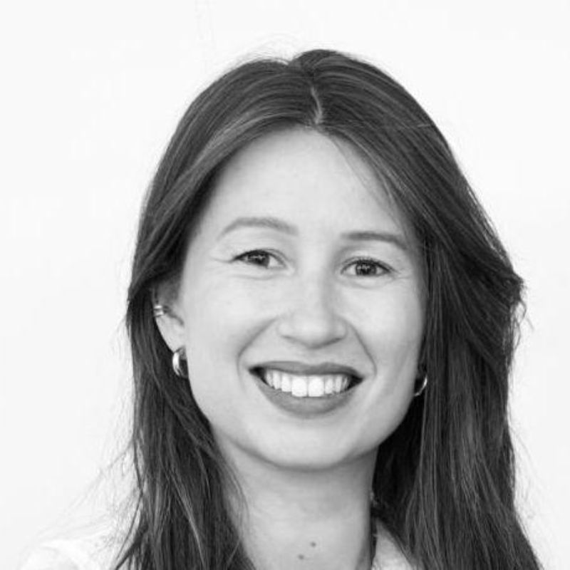 Marivyne Plaut, Apsys